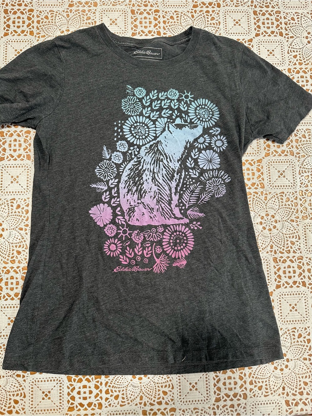 Eddie Bauer Bear Graphic T-Shirt Women’s Medium Gray Floral Nature Tee